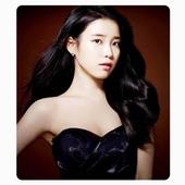 IU K-pop Wallpapers app icon